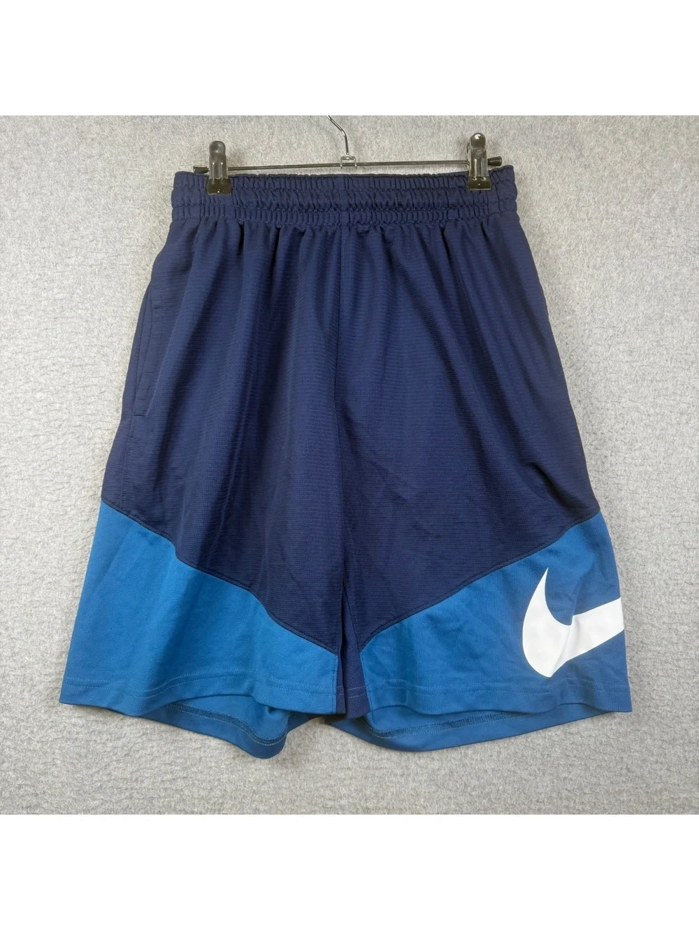 Nike Dri-FIT boys Athletic Shorts Blue Color Block Sport Training Size Medium